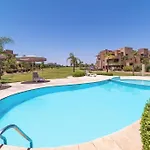Fantastic Apartment - Pool Front